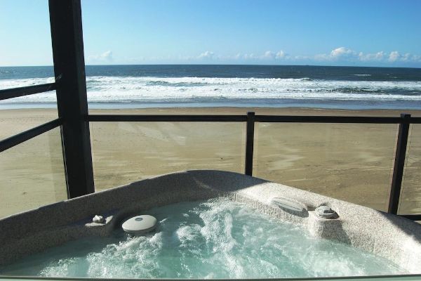 Beachfront Manor Hotel (Lincoln City)